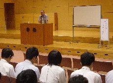 r9-30-4-４年学年総会・進路講演会.jpg