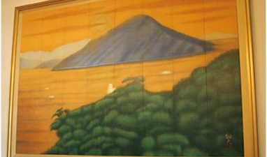 平山画伯の原画『希望の光 安芸の小富士』の陶版画
