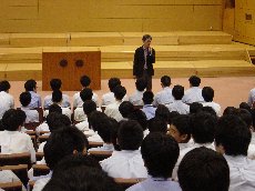 r-06-10-3  4年学年集会